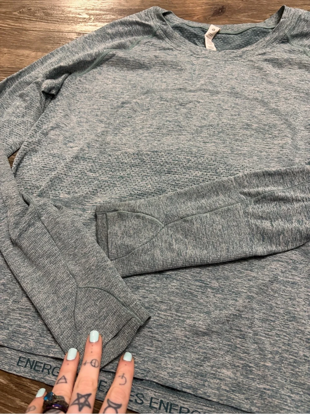 NWOT Lululemon Swiftly Tech Long-Sleeve Shirt 2.0 *Race (Green Jasper/White) 12